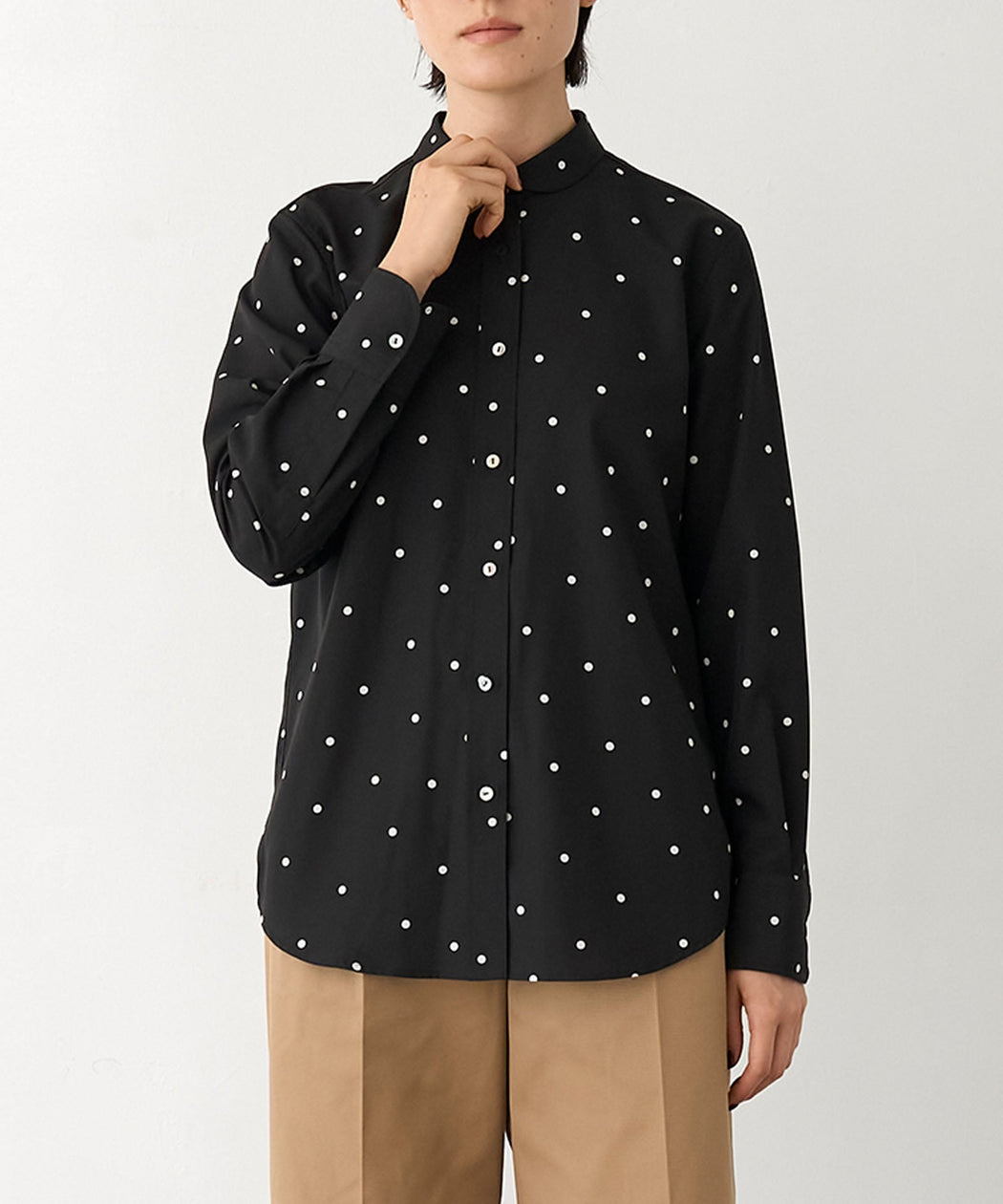 フランセ―ズのドットラウンドカラーシャツ - LA MARINE FRANCAISE＠ブラック：H166 着用サイズ：1