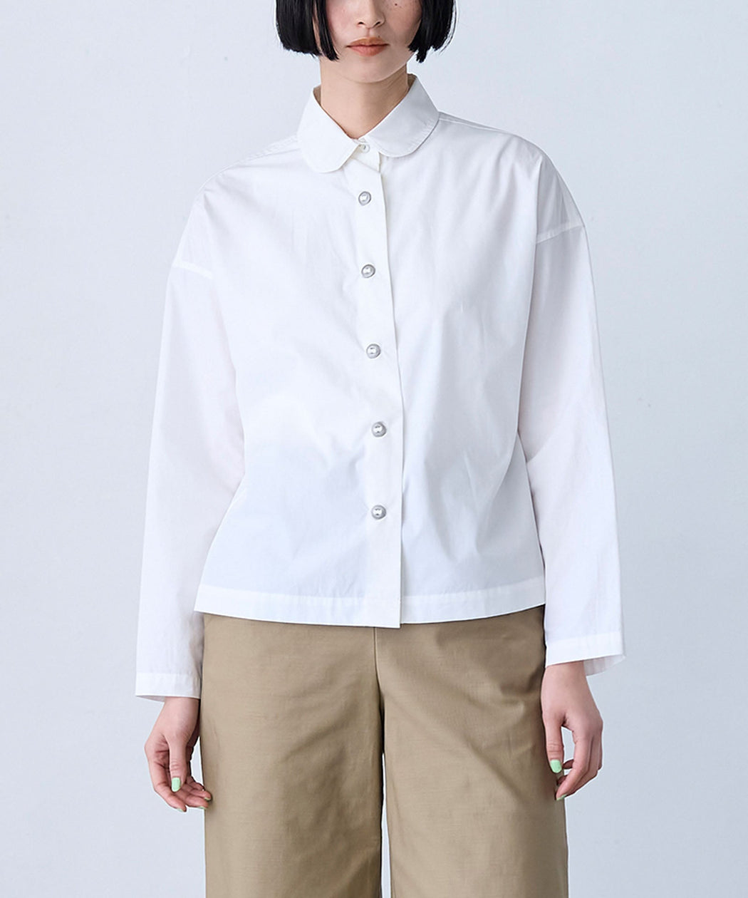 ラウンドカラーのシャツ＠ホワイト：H170 着用サイズ：F